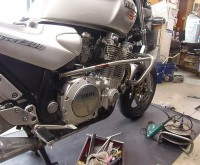 ヤマハ XJR1200.1300特注品大型バンパー ジムカーナ、練習用 大型初心者エンジンガード等 XJR1300 ⁄ XJR1200 車両をしっかり保護できるエンジンガード｜AxxL